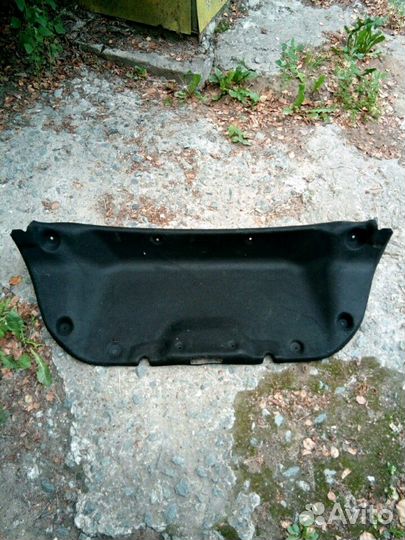 Обшивка крышки багажника