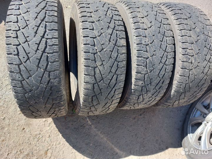 Hankook S300 225/70 R15C