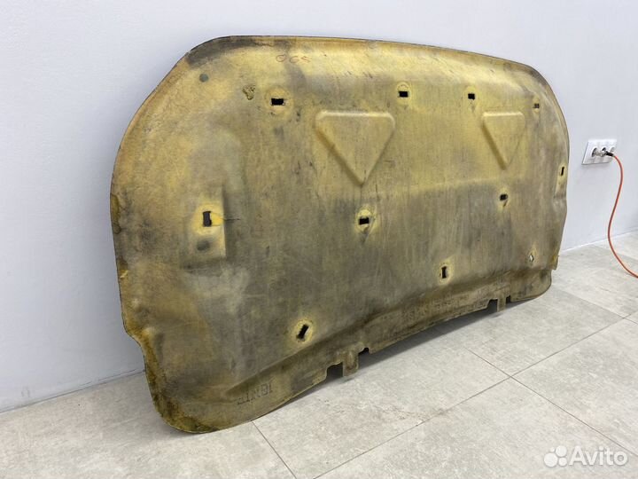 Шумоизоляция капота Range Rover 4