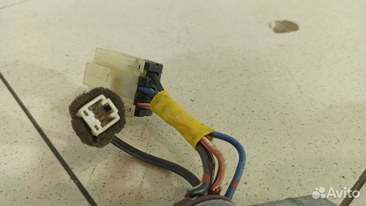 Замок зажигания D87002N300