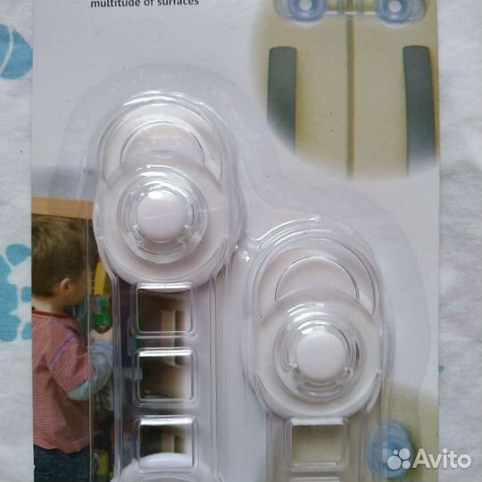 Защита от детей, замки на розетки/ящики/двери