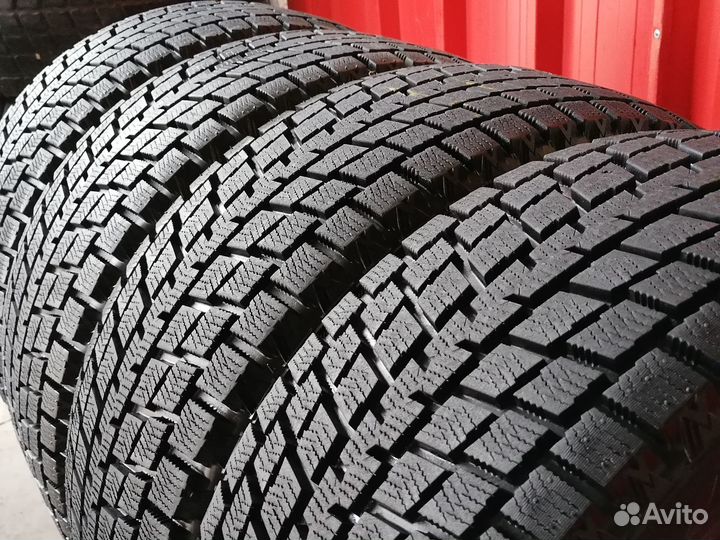 Bridgestone Blizzak Revo1 235/45 R17