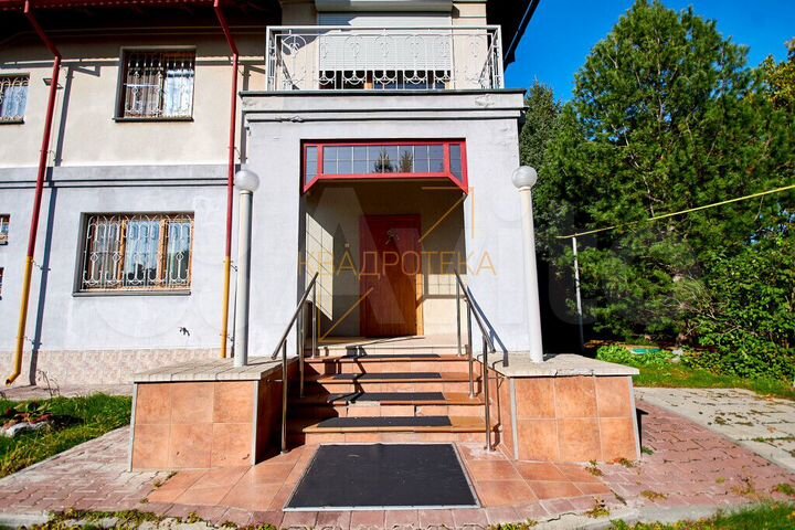 Дом 287,8 м² на участке 19 сот.