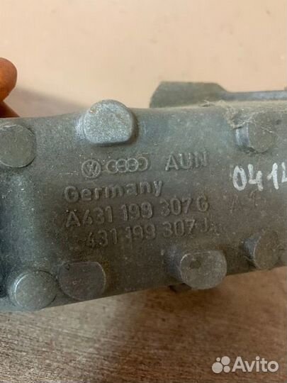 Кронштейн двигателя левый Audi 100 C3