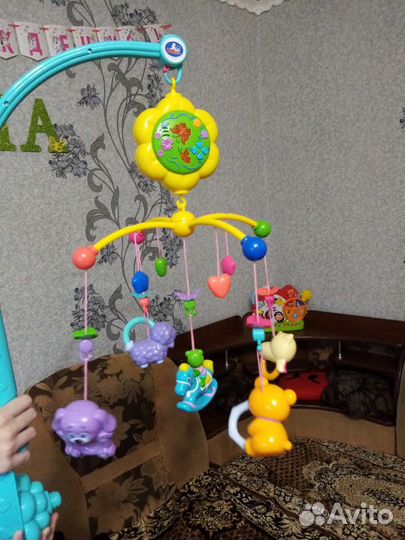 Музыкальная карусель на кроватку