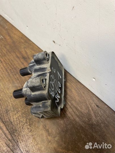 Катушка зажигания Renault Logan K7J 2008