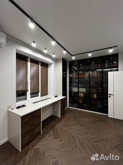 Рабочая зона у окна