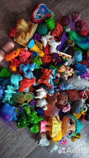 Пакет мелких игрушек Киндер и другие