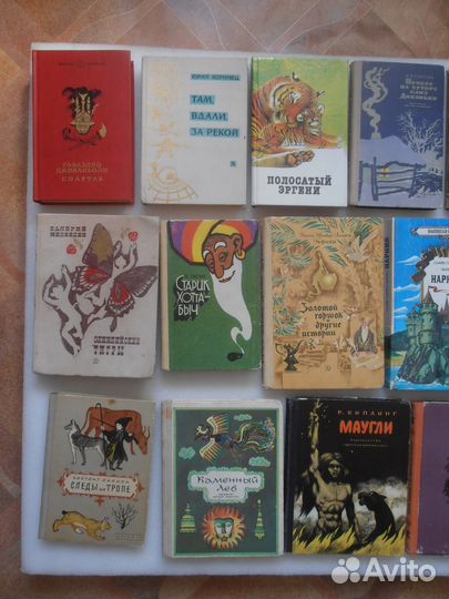 Детские книги б/у много