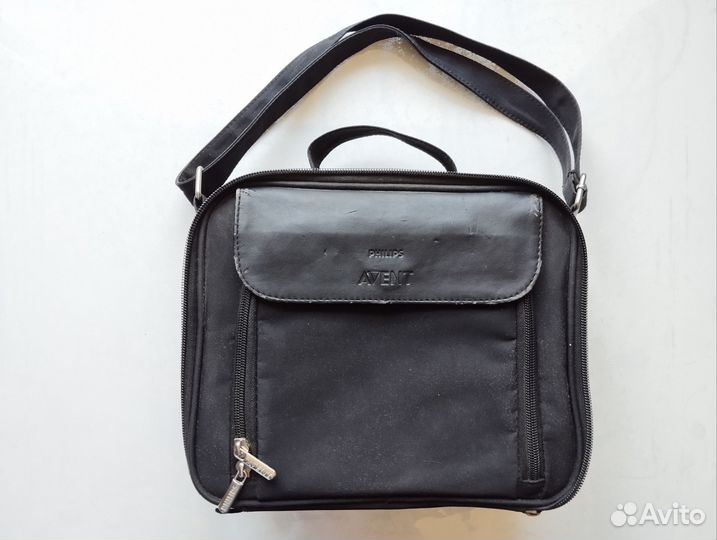 Сумка и запчасти к ручному молокоотсосу avent
