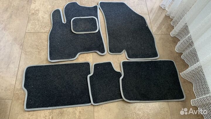 Автомобильные коврики текстильные