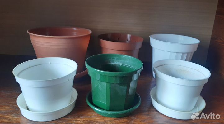 Цветочные горшки керамические и пластиковые