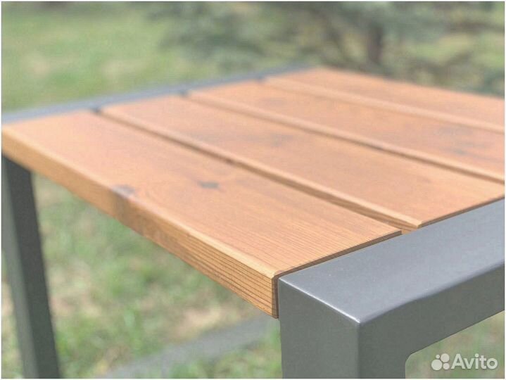 Металлический стол