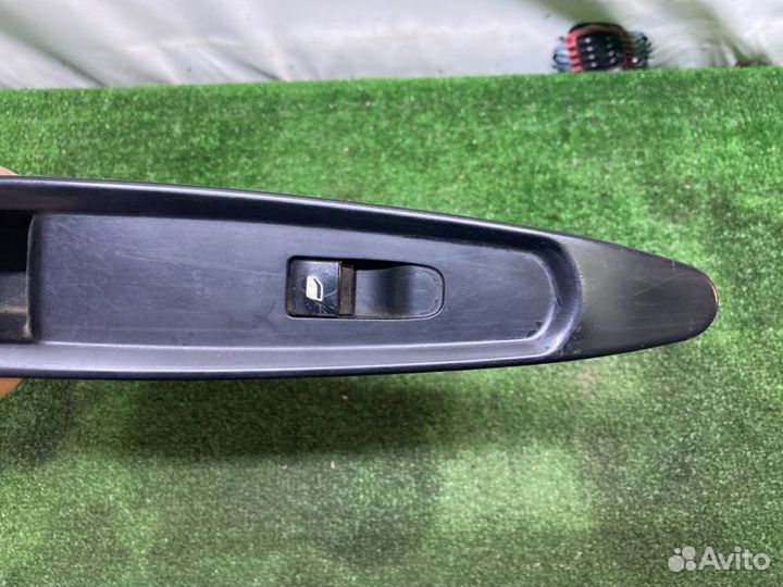 Блок управления стеклоподъемником передний правый