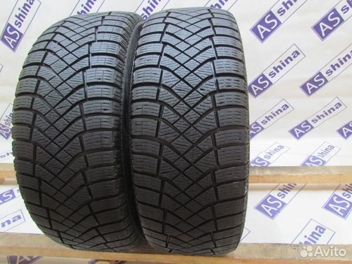 Pirelli Ice Zero FR 215/55 R16 92N