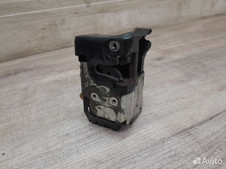 Замок двери передний левый Ford Fusion I рестайлин