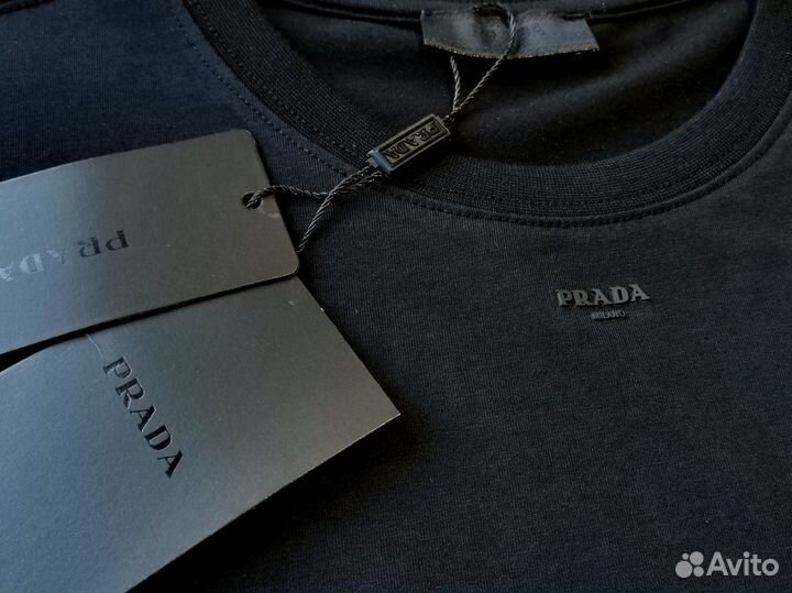 Футболка Prada