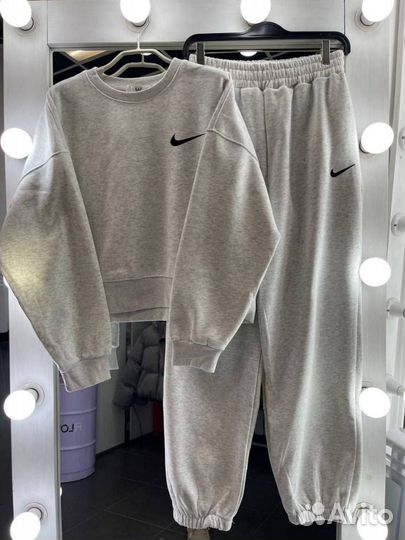 Спортивный костюм женский