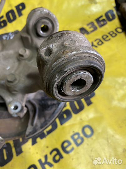 Задняя левая ступица Honda Civic 4D