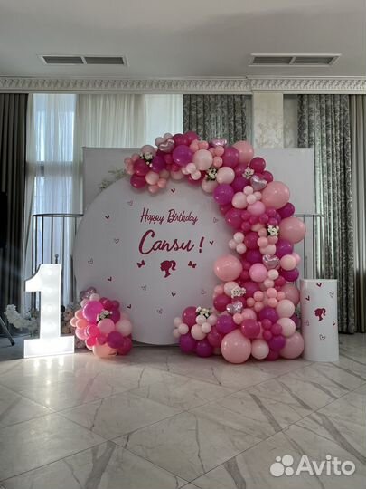 Фотозона на годик в стиле Барби