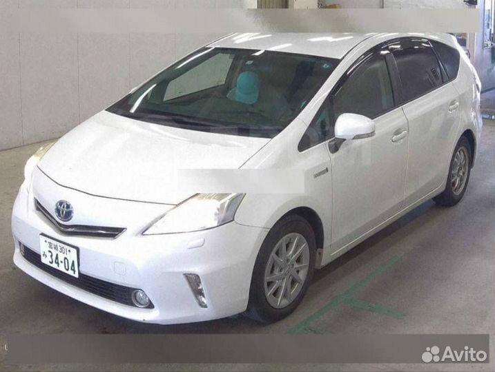 Поворотник левый Toyota Prius Alpha ZVW41 2zrfxe