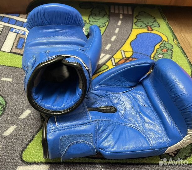 Боксерские перчатки