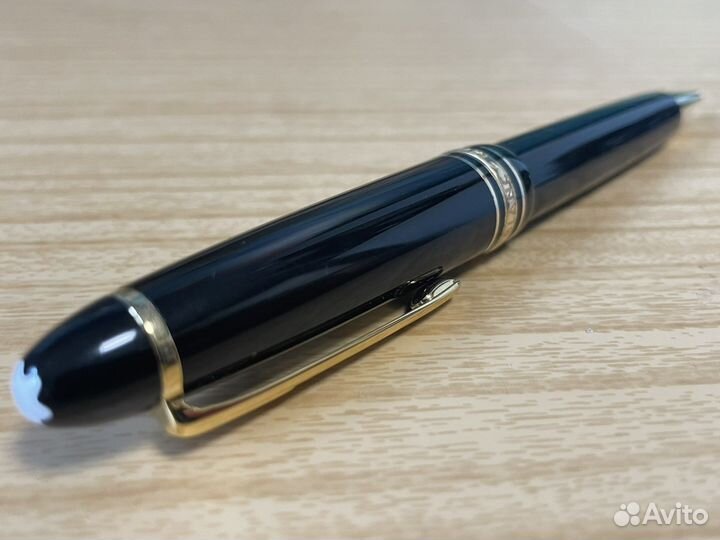 Шариковая ручка montblac