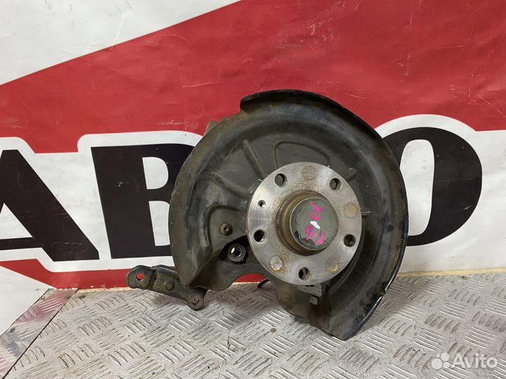 Цапфа задняя правая Volkswagen Golf 6