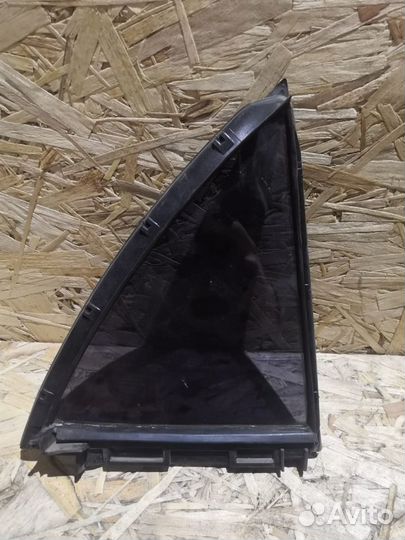 Форточка задняя левая правая Toyota corolla 150