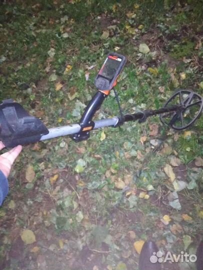 Металлоискатель quest q40