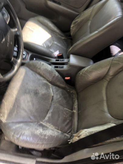 Передние сидения nissan primera