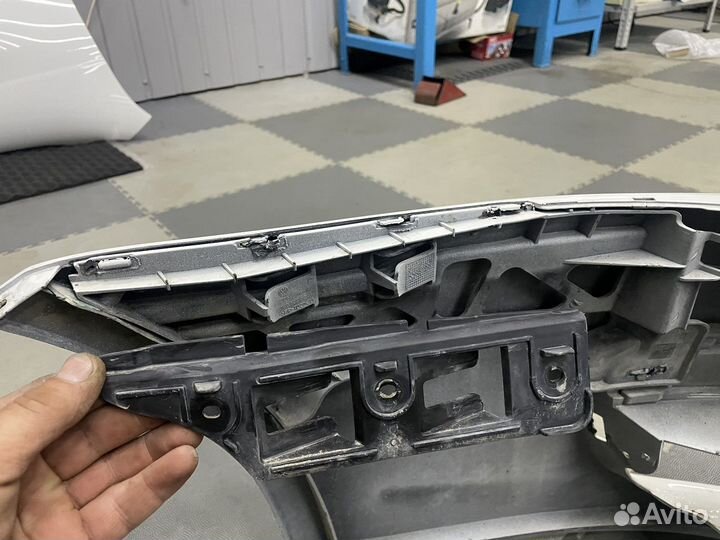 Бампер передний volkswagen Jetta 5