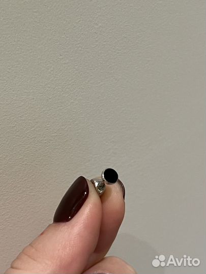 Пуссета точка с черной эмалью Avgvst