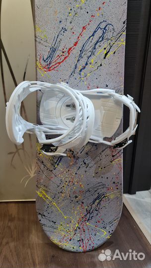 Сноуборд с креплениями