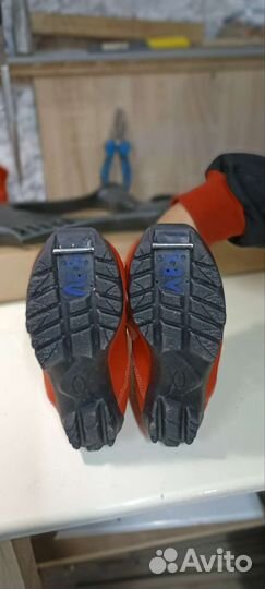 Лыжные ботинки