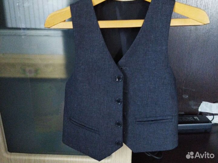 Школьная серая жилетка