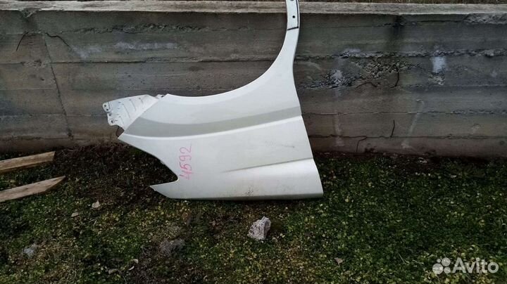 Крыло Nissan Elgrand 51