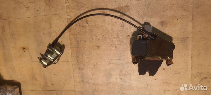 Замок крышки багажника volvo s80 2003-2006