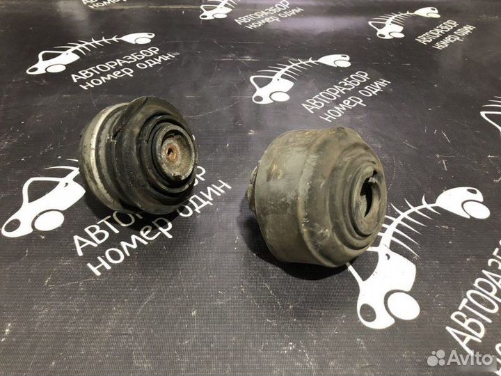 Опора подушка двигателя Mercedes Slk 350 R171