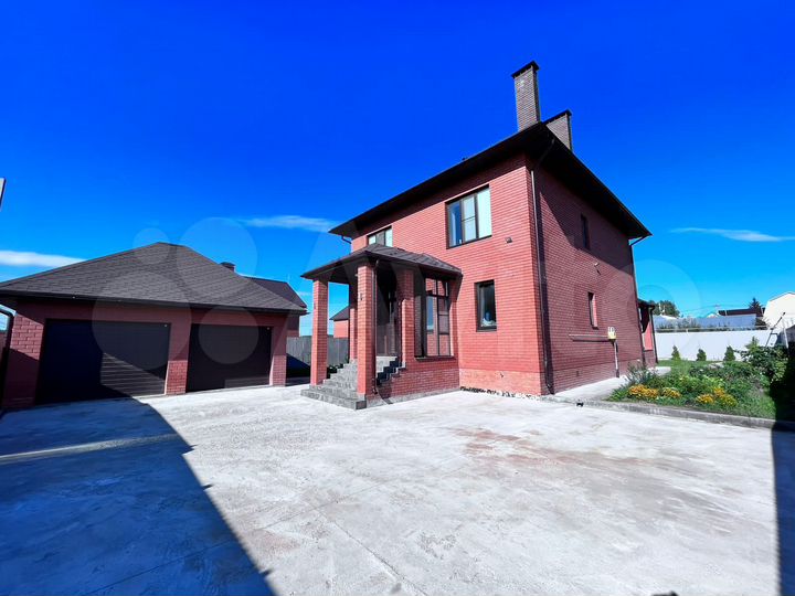 Коттедж 255 м² на участке 8,3 сот.