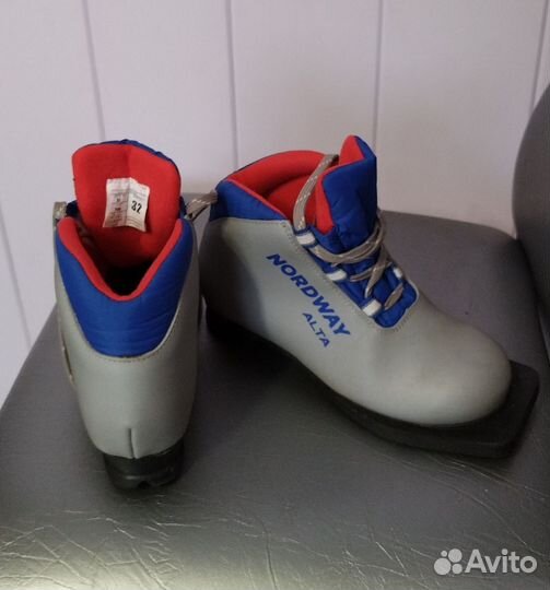 Лыжные ботинки