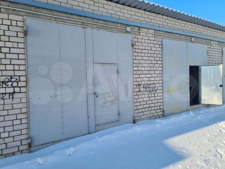 Гараж, > 30 м²