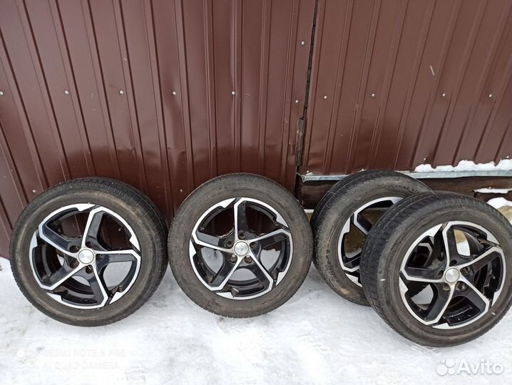 Продам колеса с дисками в сборе