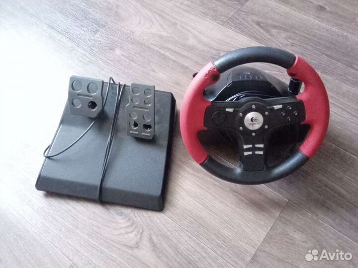 Игровой руль с педалями для пк