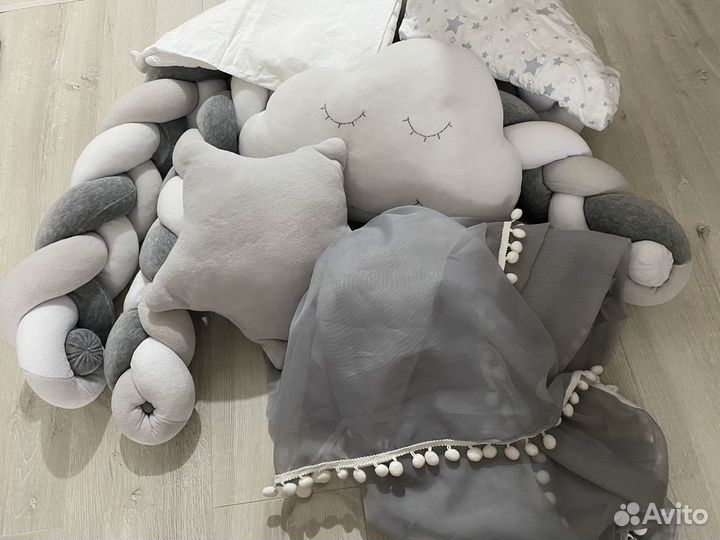 Комплект в детскую кроватку