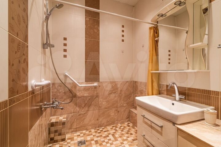 Комната 20 м² в 3-к., 2/10 эт.