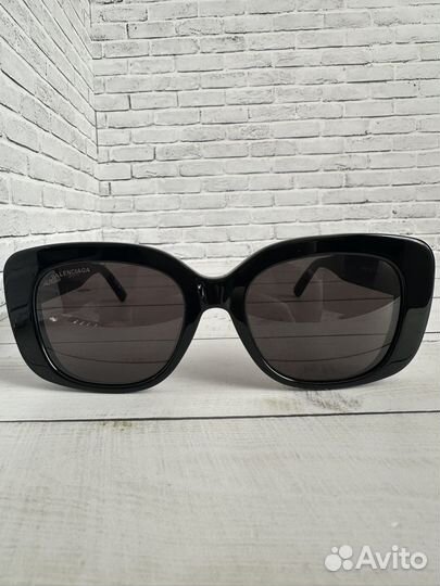 Солнцезащитные очки Balenciaga