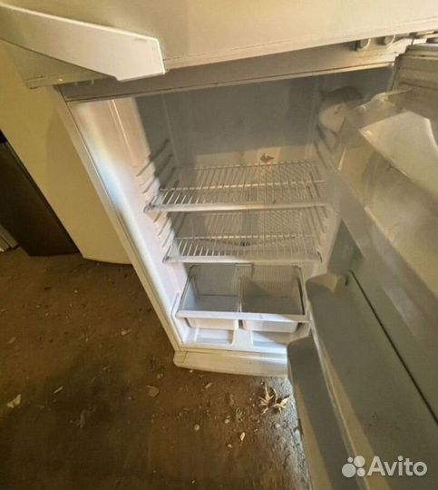 Холодильник Indesit