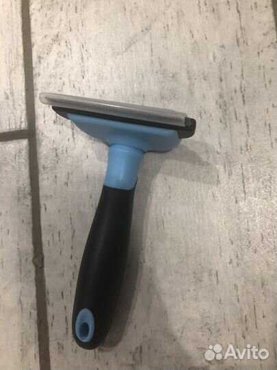 Когтерезка и расческа для кошек и собак