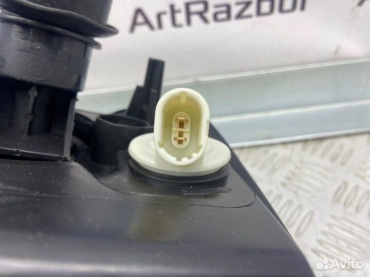 Фара правая Renault Logan